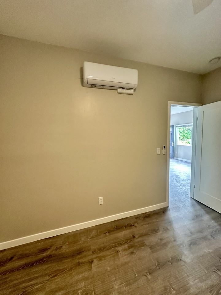 4814 54th St - Photo 5 of 9