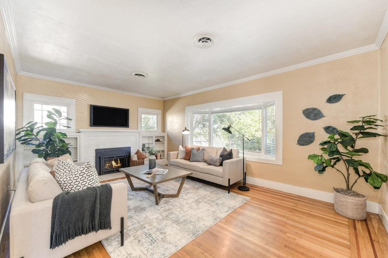 303 Hoffman St - Photo 7 of 18