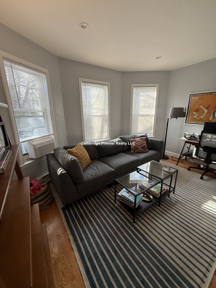 Bancroft St #1 - Photo 4 of 26