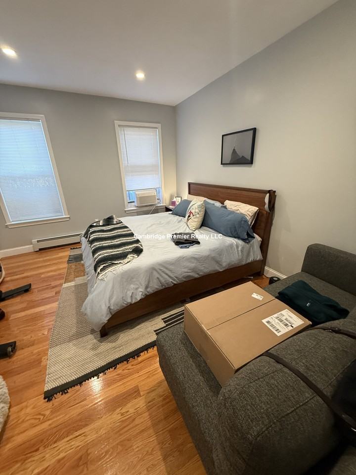 Bancroft St #1 - Photo 6 of 26
