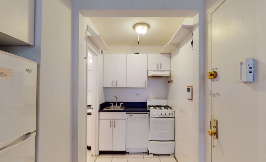 1138 Madison Ave #4W - Photo 3 of 5