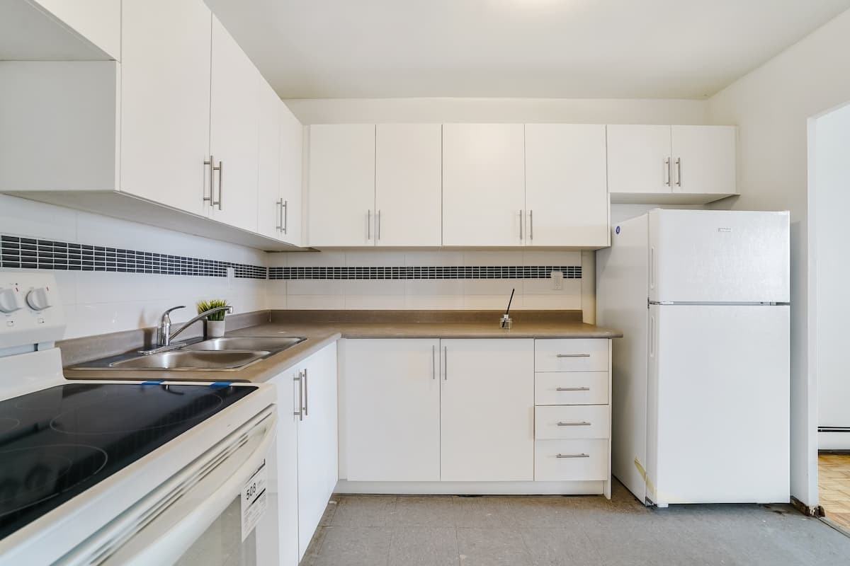 Mona Lisa Apartments - Photo 5 of 30