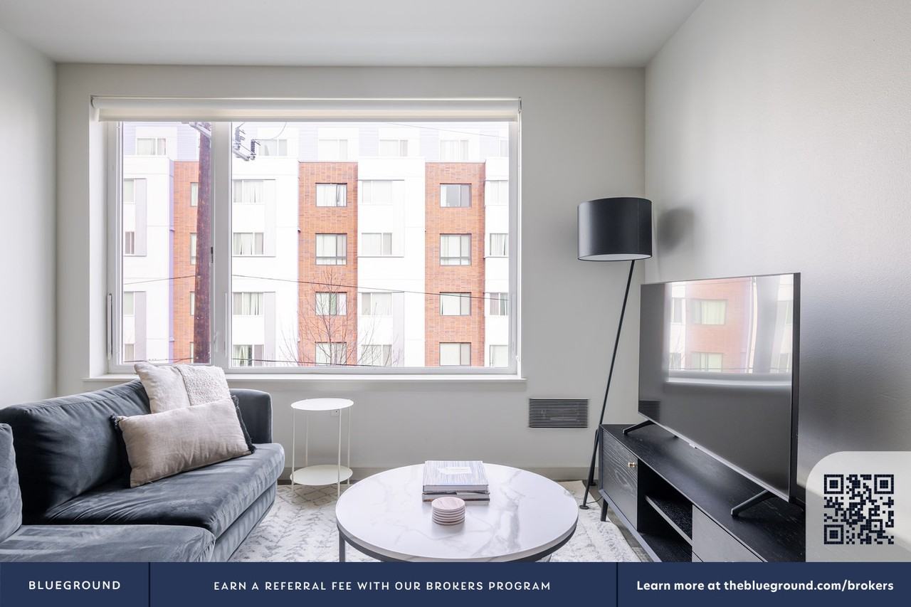 123 Broadway #826 - Photo 4 of 46
