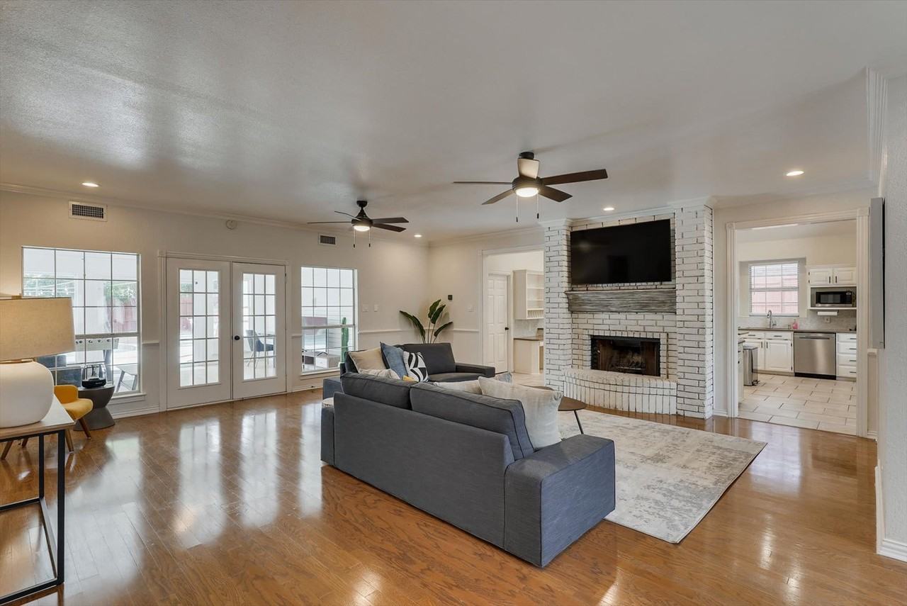 Ridgeway Ave #1019655P - Photo 2 of 42