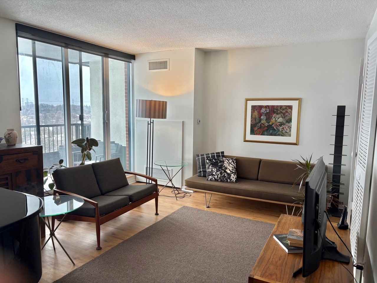 2951 Riverside Drive #905 - Photo 3 of 16