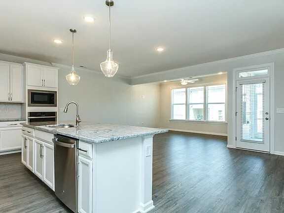 230 Kephart Way - Photo 5 of 33