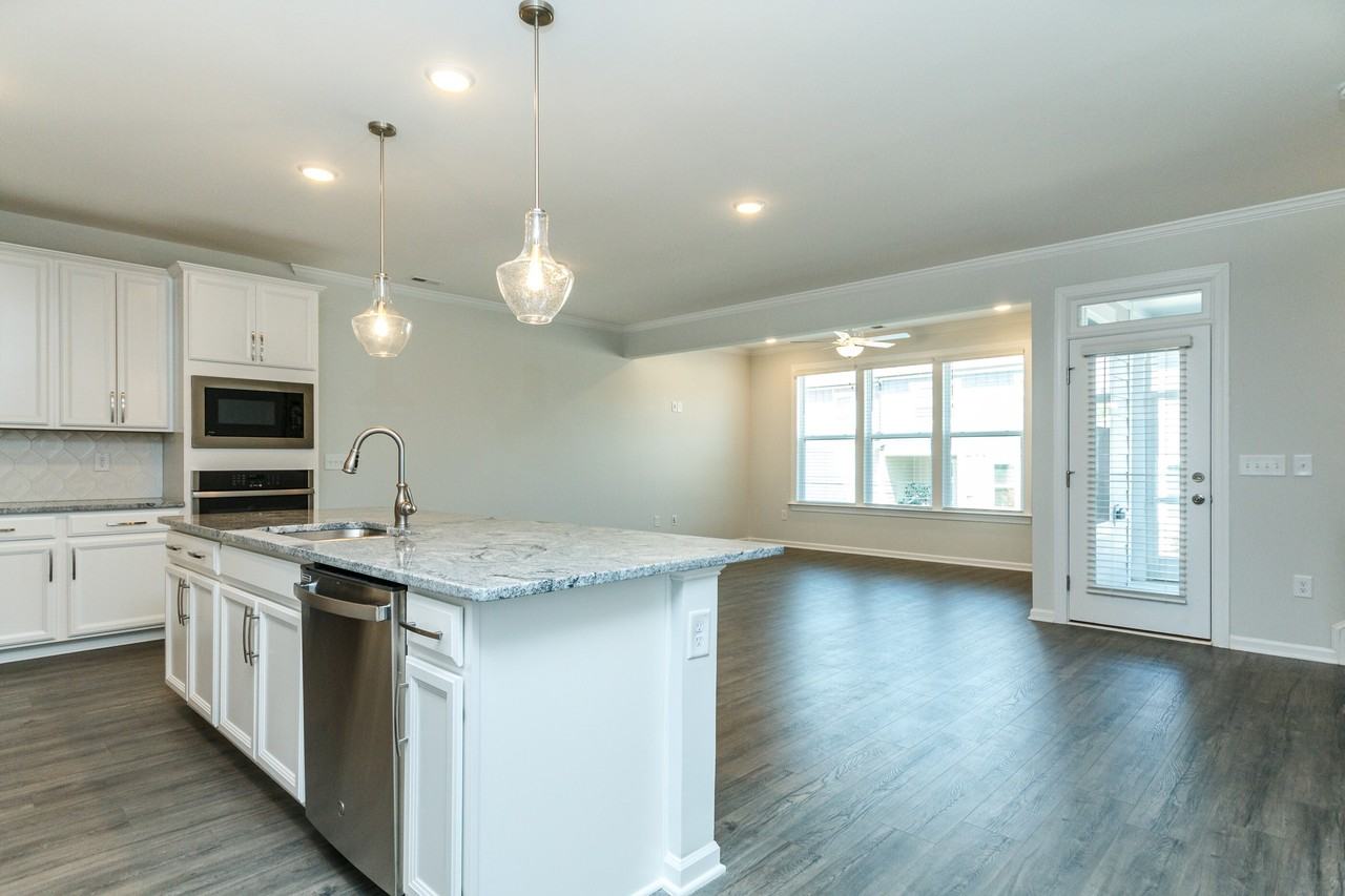 230 Kephart Way - Photo 4 of 33