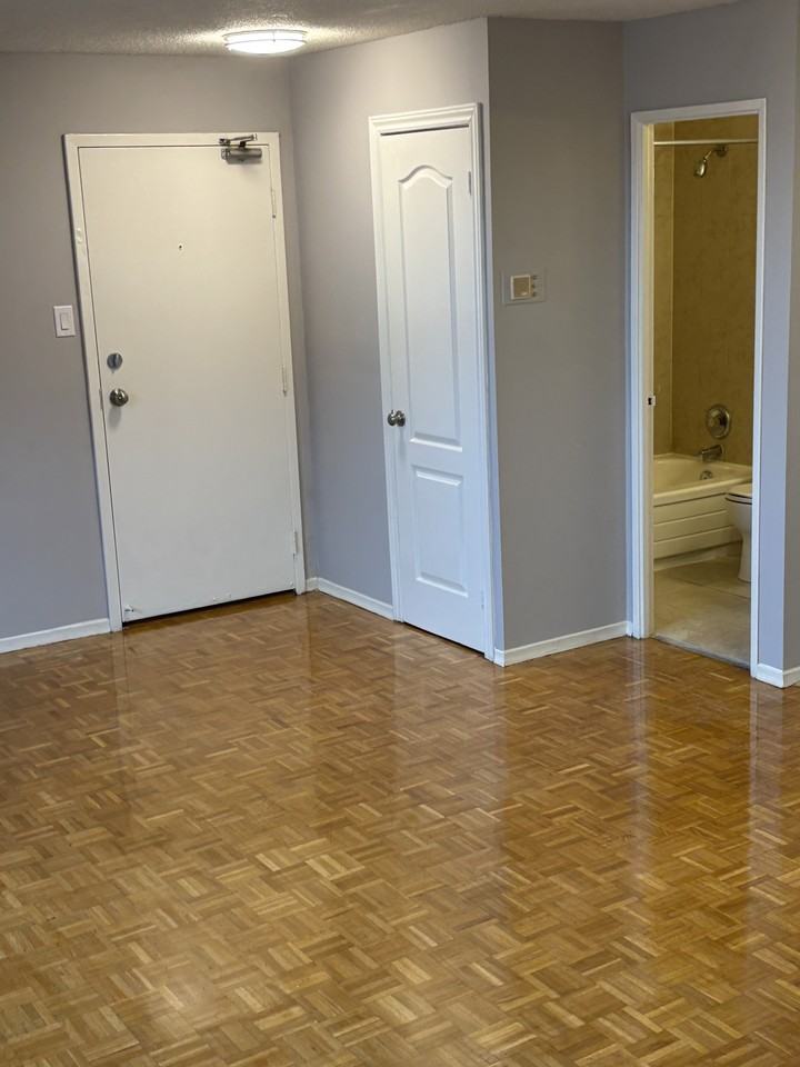 2731 Danforth Ave - Photo 2 of 5