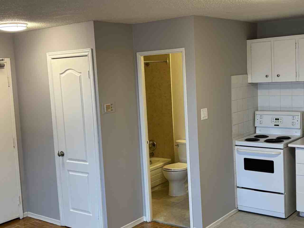2731 Danforth Ave - Photo 3 of 5