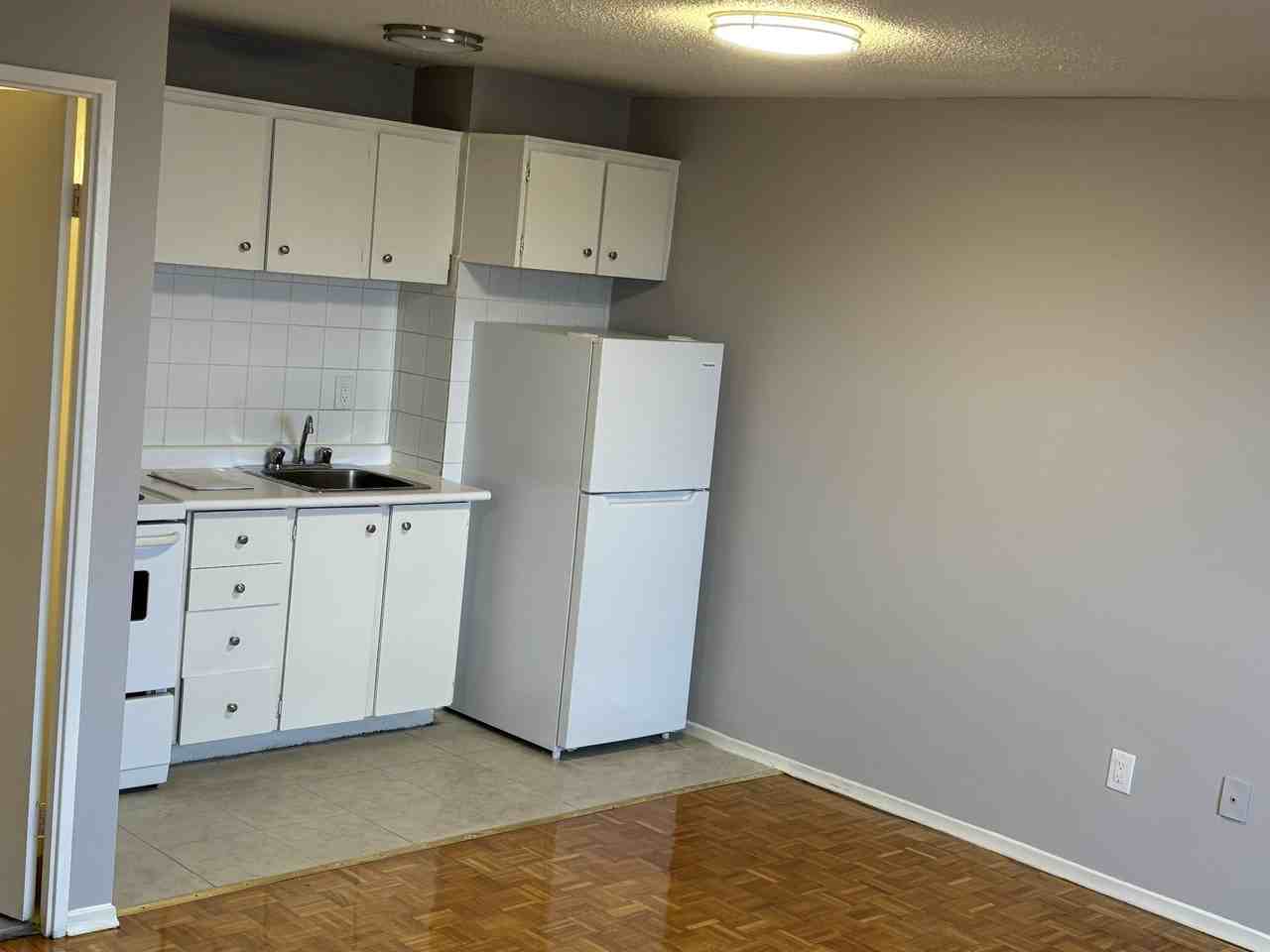 2731 Danforth Ave - Photo 5 of 5