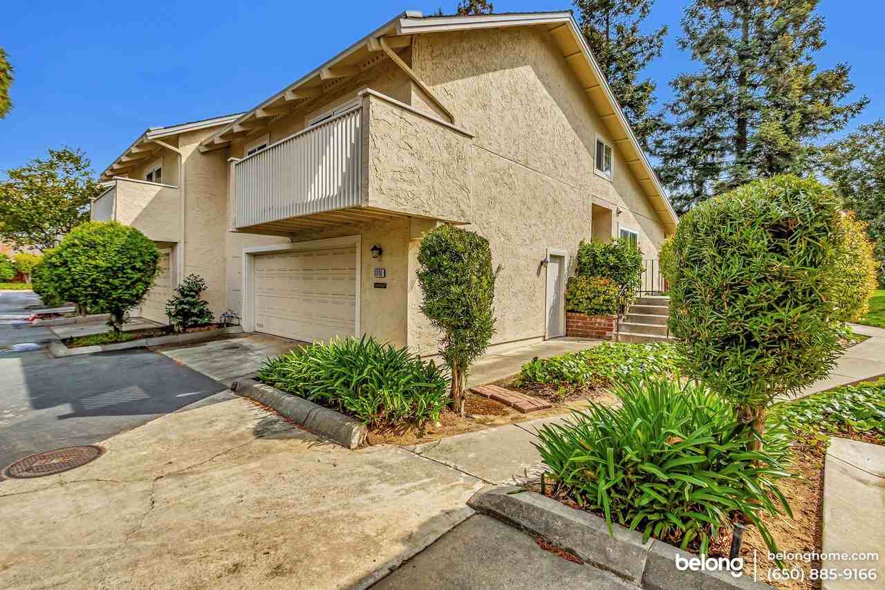 10880 Northsky Sq - Photo 3 of 46