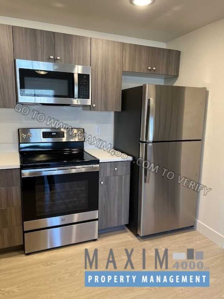 1030 GRAND AVENUE - Photo 5 of 15