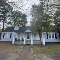 featured image of 829 E 32nd St