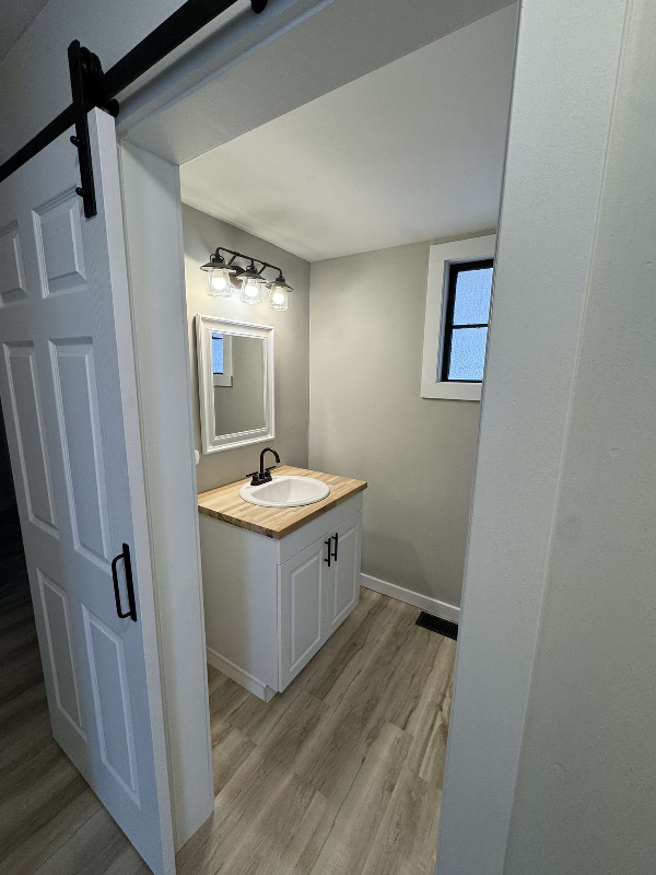 107 W Pleasant St - Photo 2 of 12