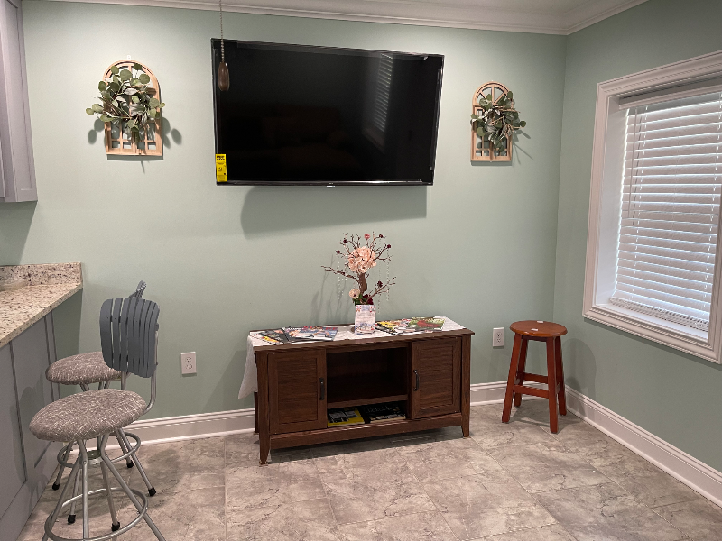 110 Collins Ave - Photo 3 of 15