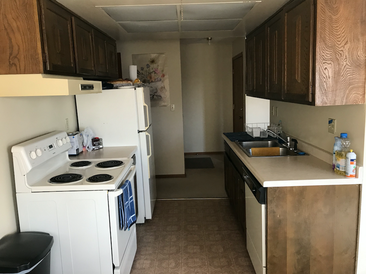 1701 Kenwood Ave - Photo 4 of 33