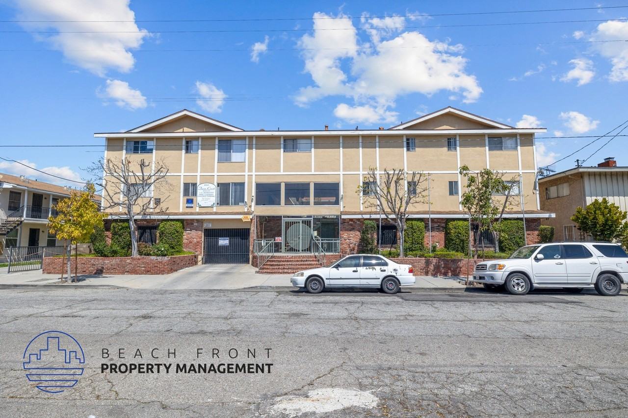 4061 W. 138th St. - Photo 2 of 23