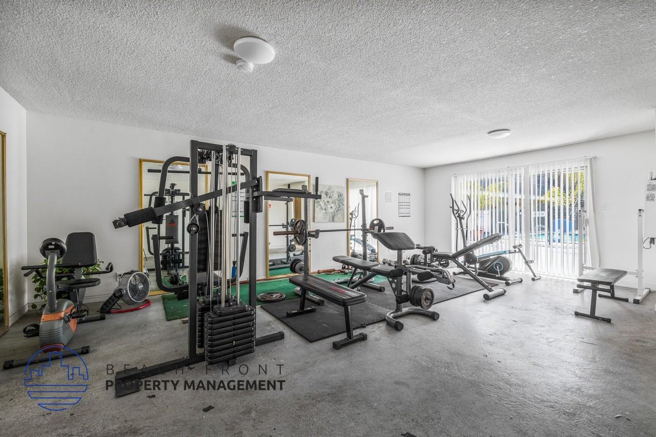 4061 W. 138th St. - Photo 5 of 23