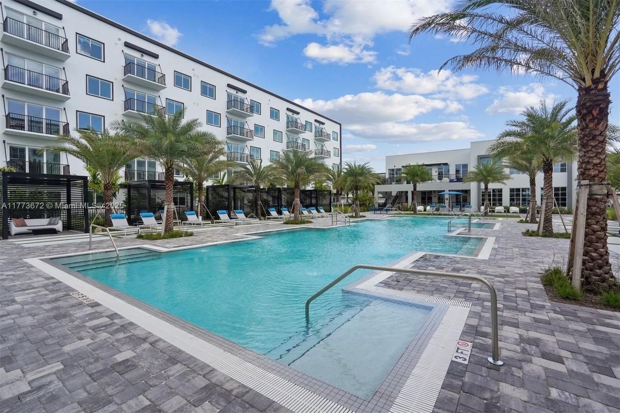 2095 W Atlantic Ave #B1