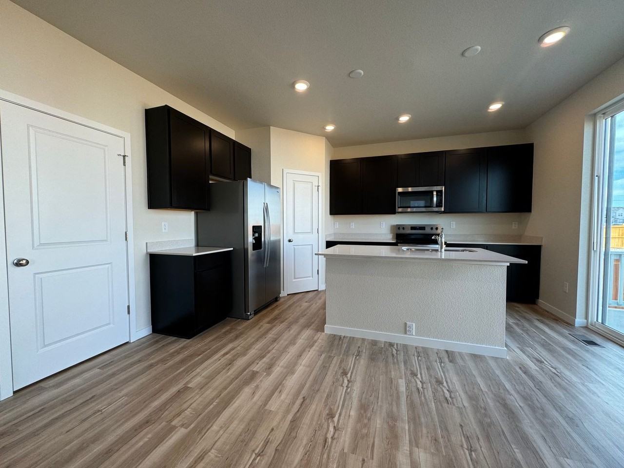 4455 Trader St - Photo 2 of 18