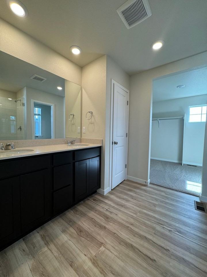 4455 Trader St - Photo 5 of 18