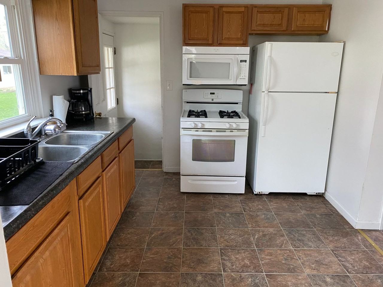 817 Crockett St - Photo 2 of 8