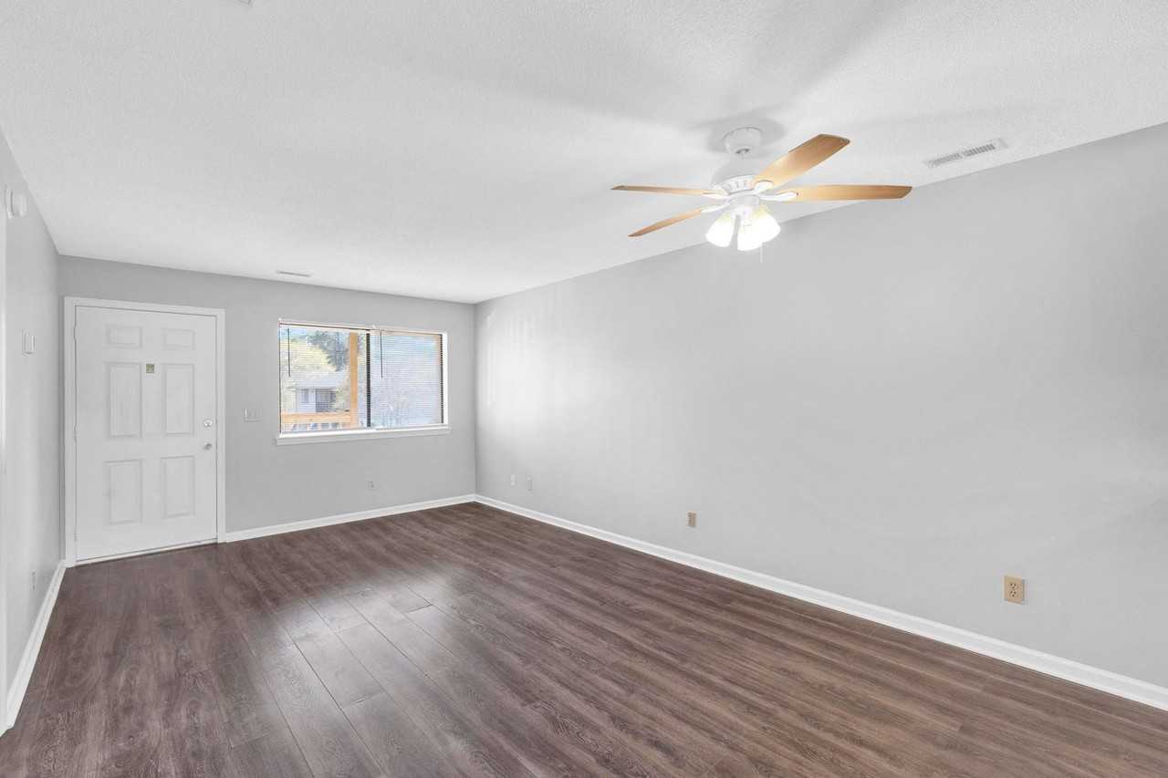 522 S Kerr Ave #12 - Photo 3 of 20