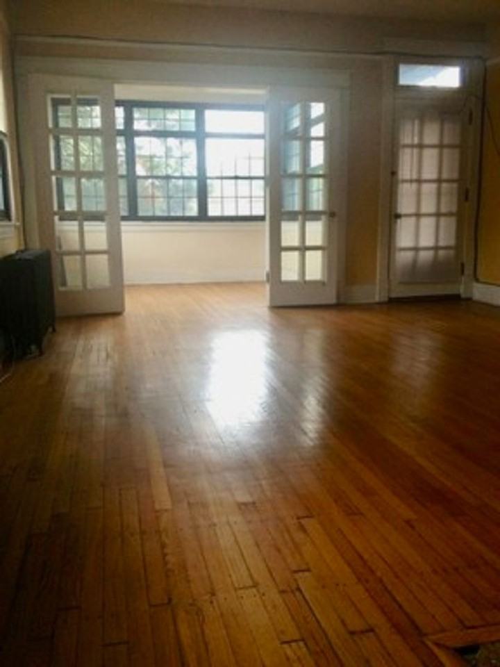 *** Large 3 & 4 Bedroom Apartments in Squirrel Hill * Pet Friendly * Sunroom, patios, spacious homes * Available Now *** - Photo 7 of 29