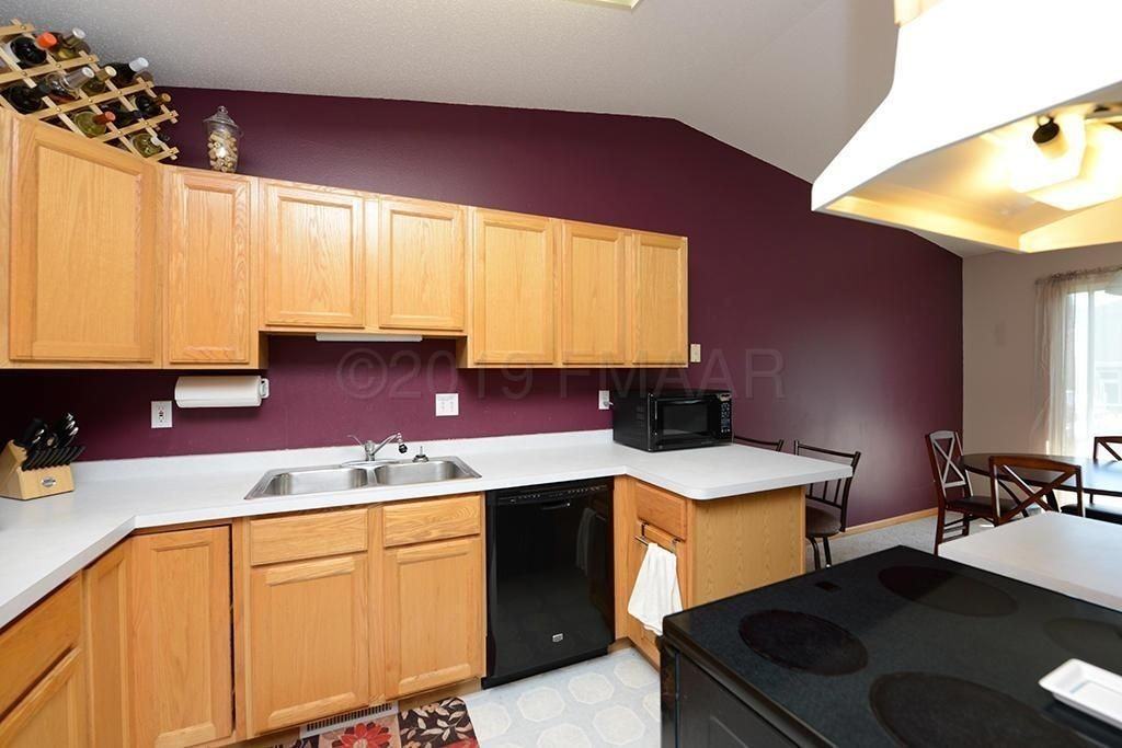 3044 32nd St S - Photo 2 of 31