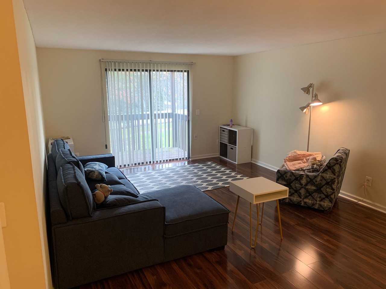 18 Surrey Dr - Photo 2 of 10
