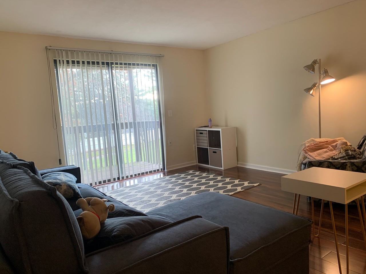18 Surrey Dr - Photo 3 of 10