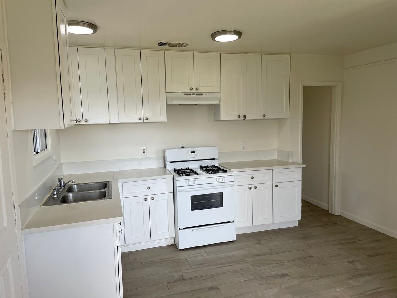 24266 Virginia Ln - Photo 2 of 9