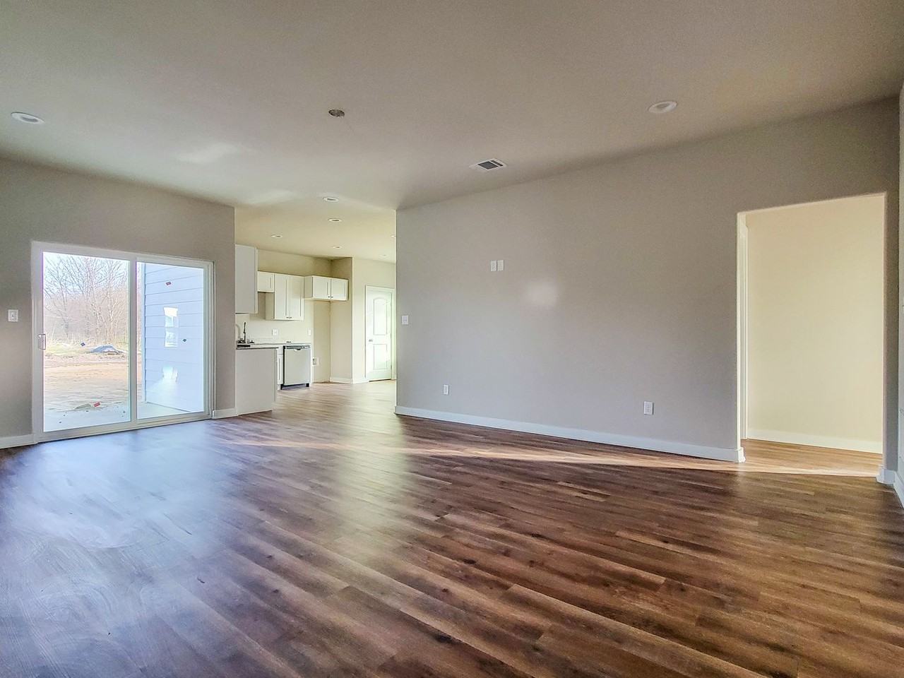 3628 Skylane Ave - Photo 2 of 15