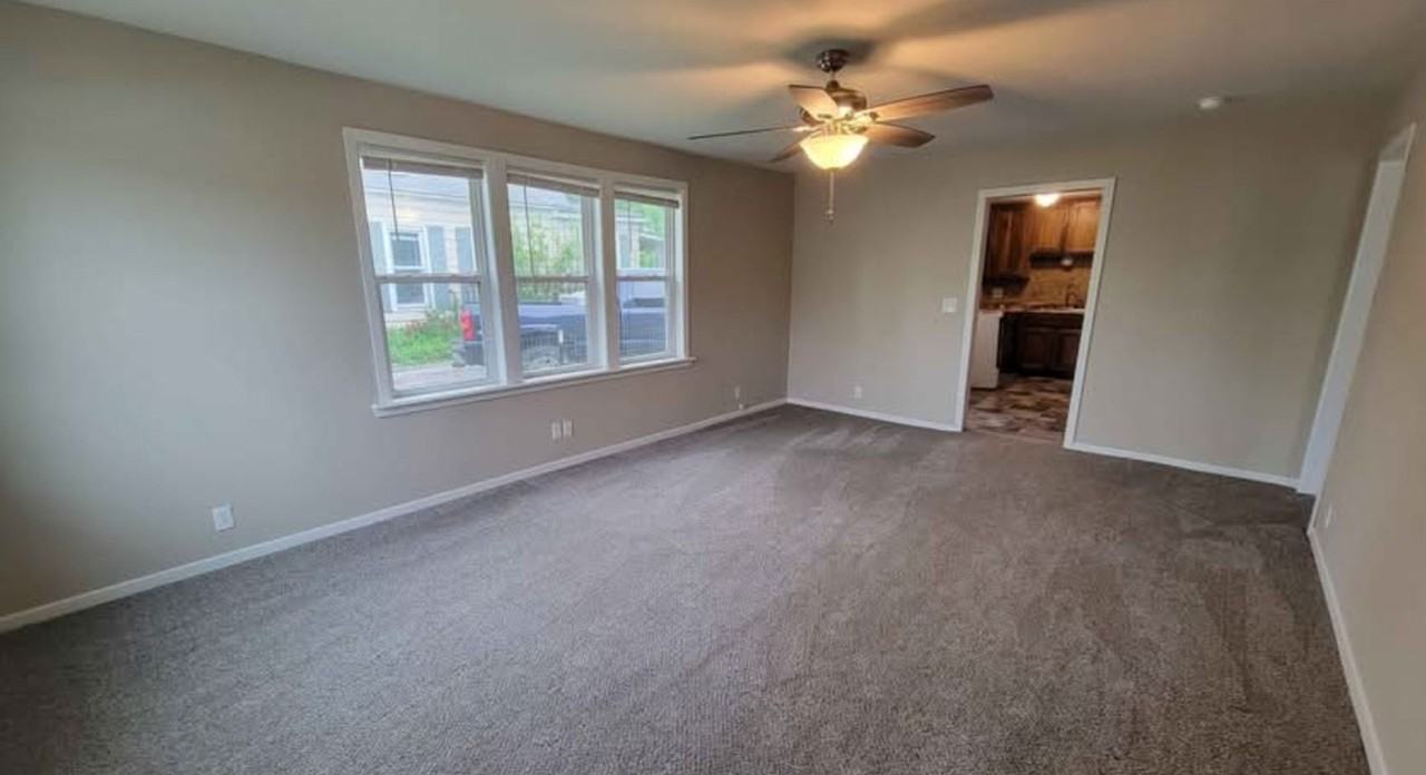 103 N Elliott St - Photo 2 of 13