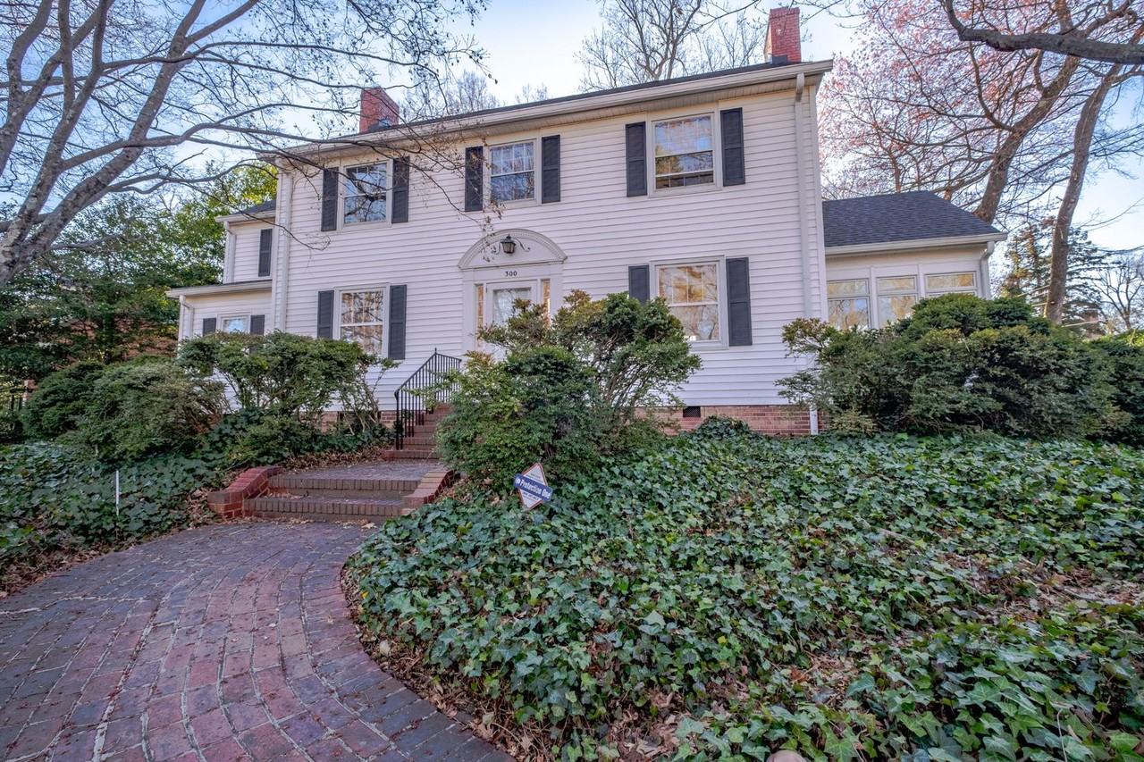 300 E Greenway Dr N - Photo 3 of 39