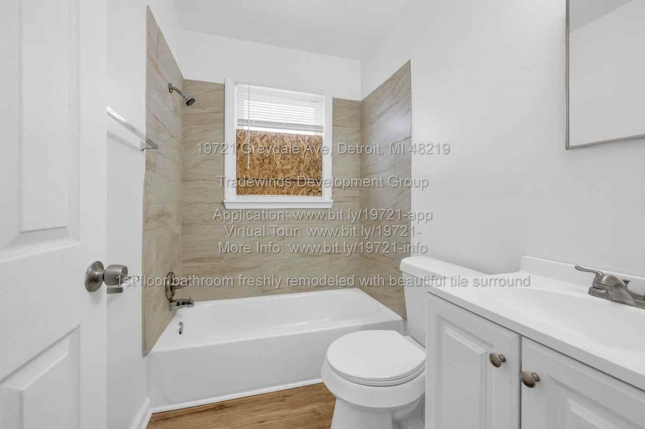 19721 Greydale Ave - Photo 5 of 12