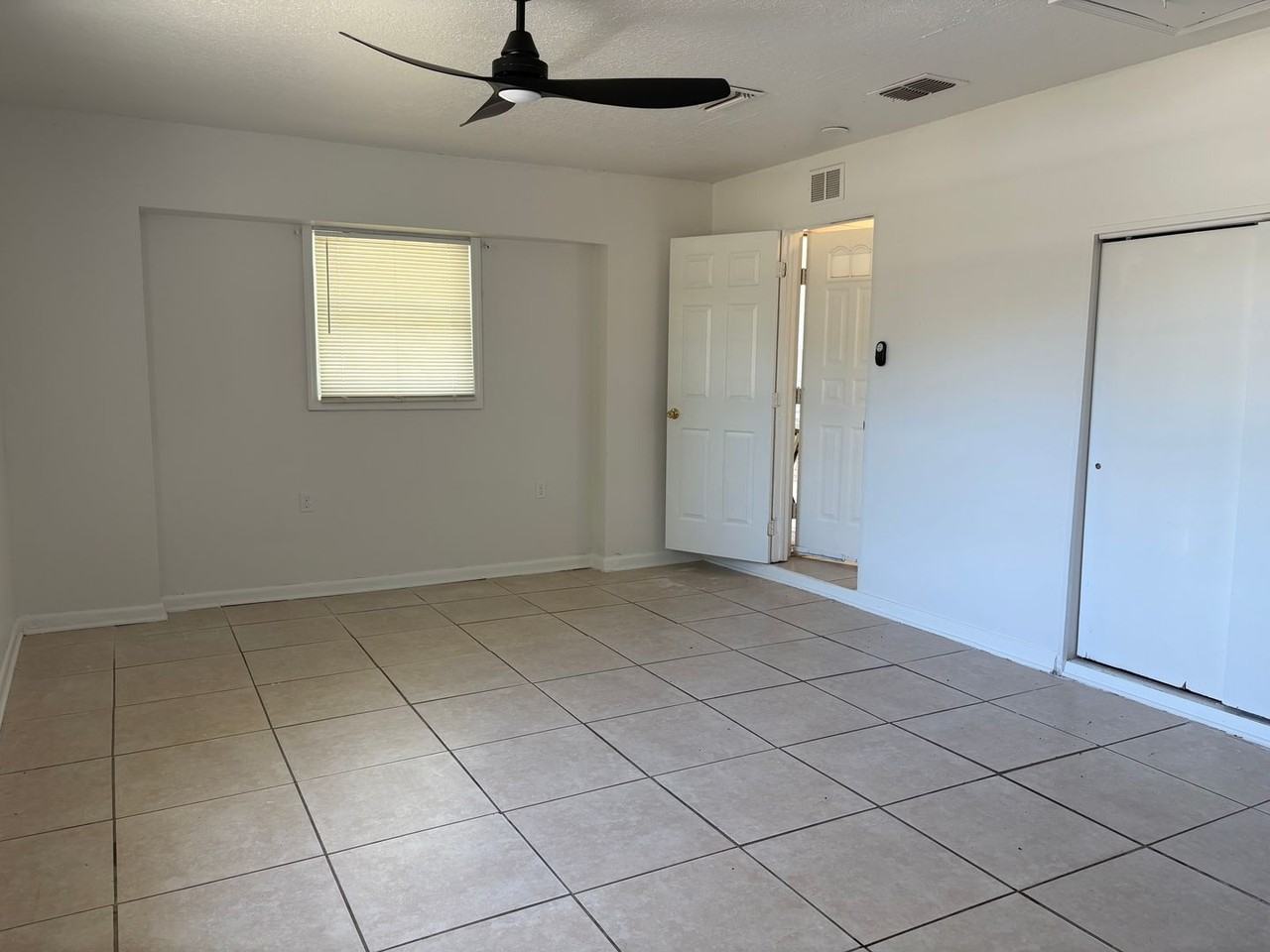 3099 Deltona Blvd - Photo 6 of 16