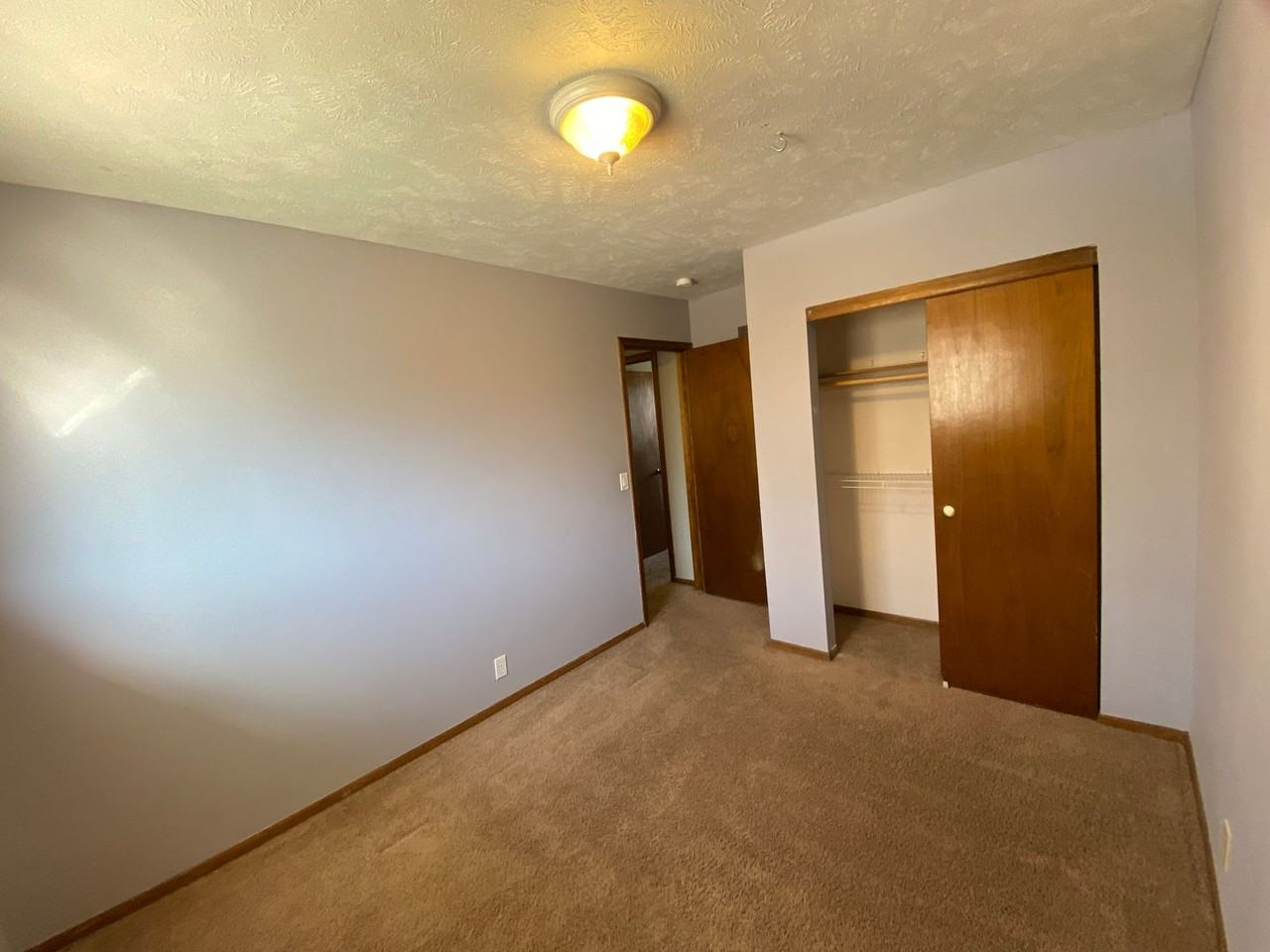 8803 S 143rd St - Photo 4 of 20