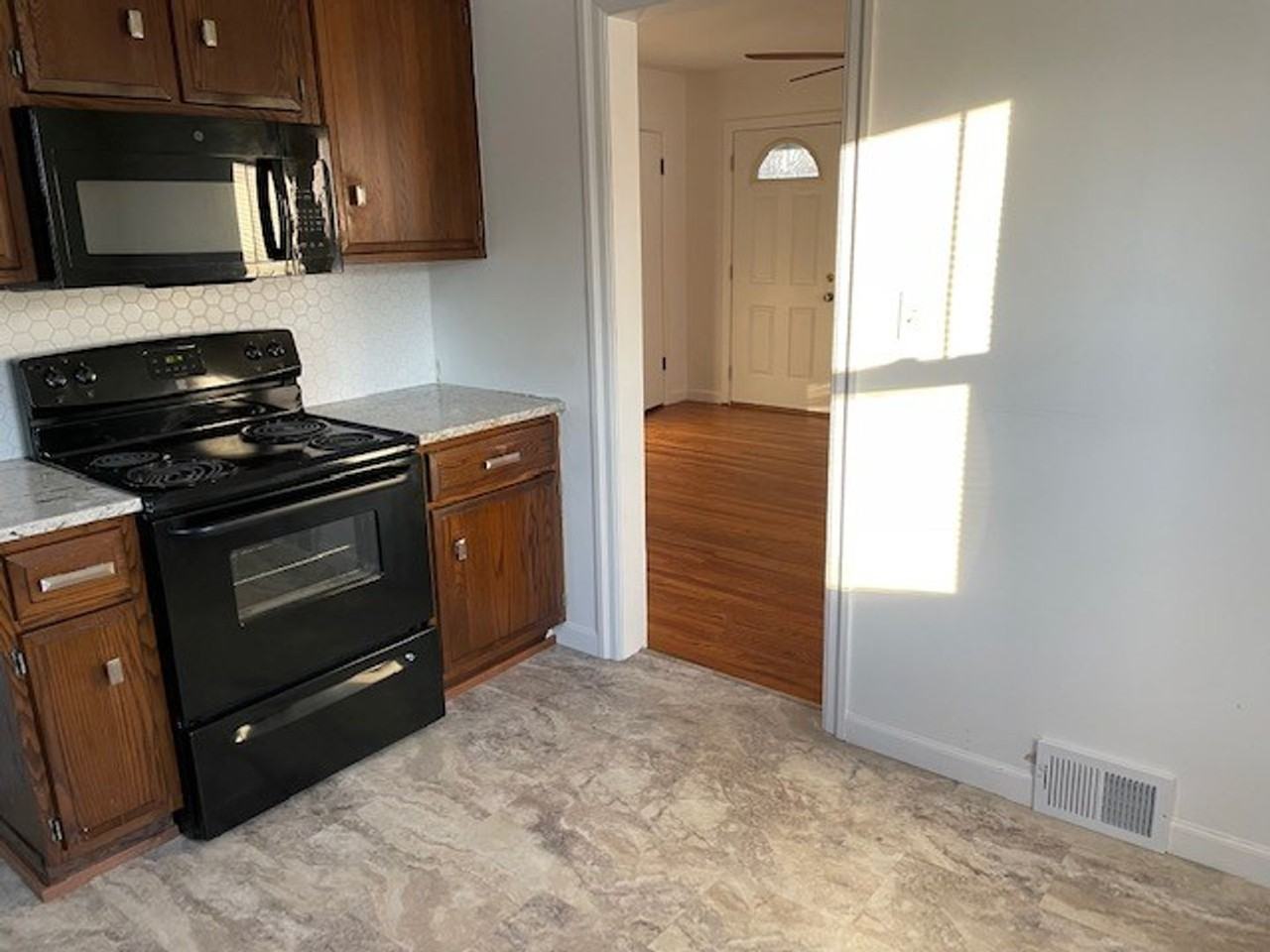 801 Balboa Rd - Photo 3 of 11