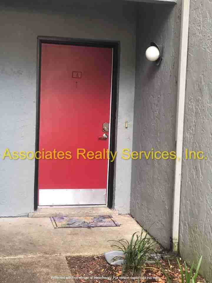 405 Nw 39th Rd #A - Photo 2 of 8