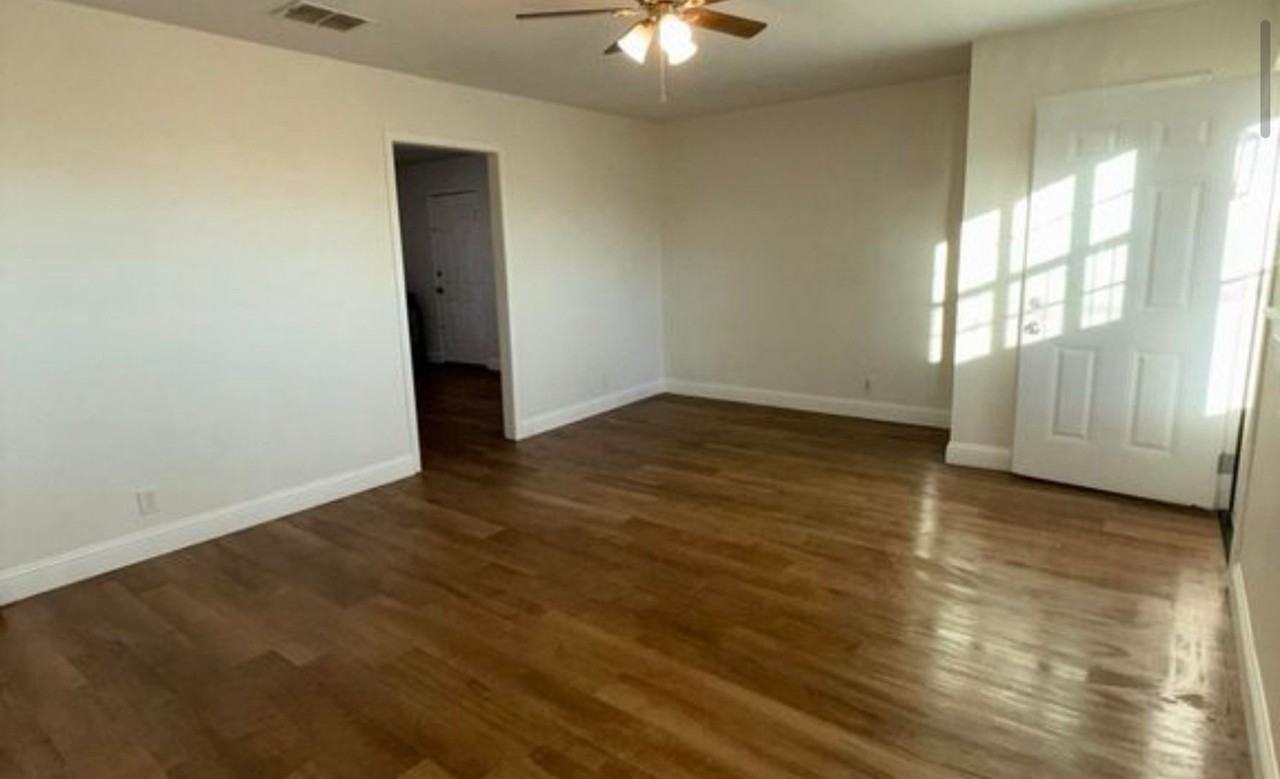 2819 E 8th St - Photo 5 of 28