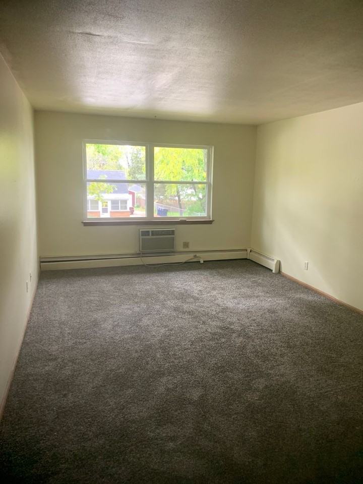 309 E. Memorial Dr - Photo 4 of 19