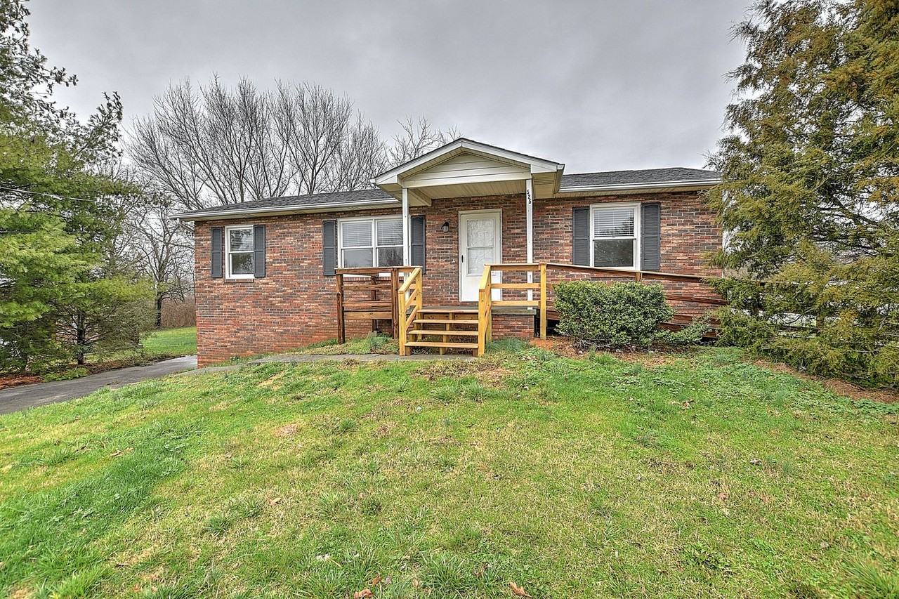 525 Berry Ridge Rd - Photo 3 of 24