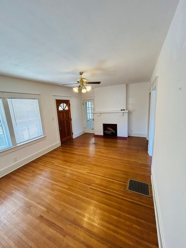 268 Coral Ave - Photo 3 of 28