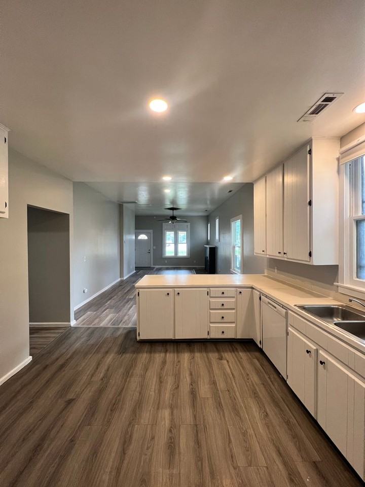 808 S Mccanse St - Photo 5 of 12