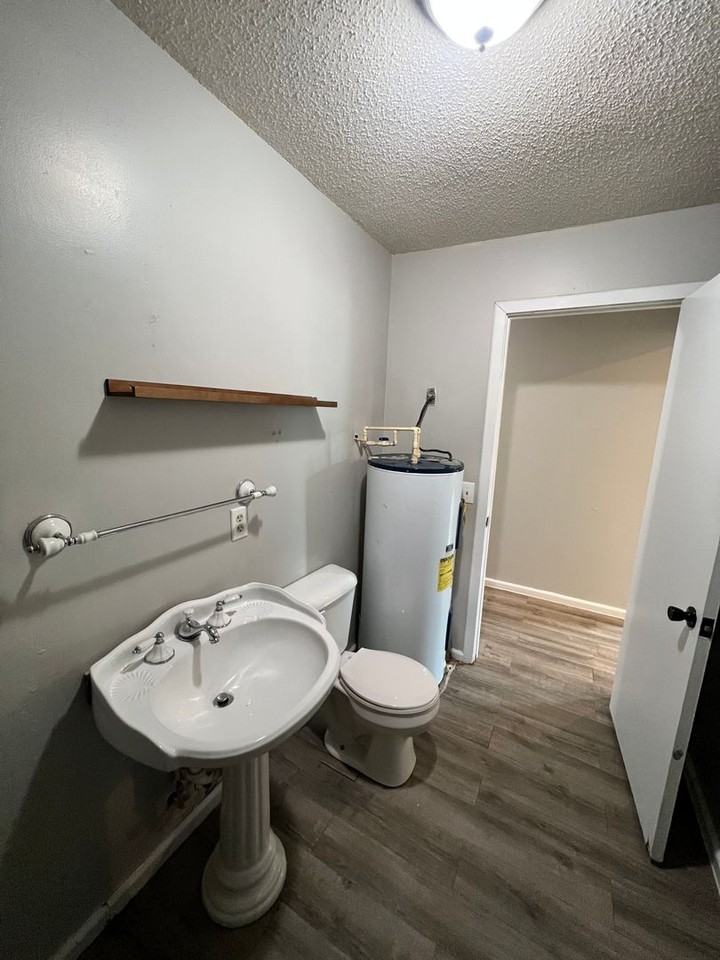 808 S Mccanse St - Photo 6 of 12