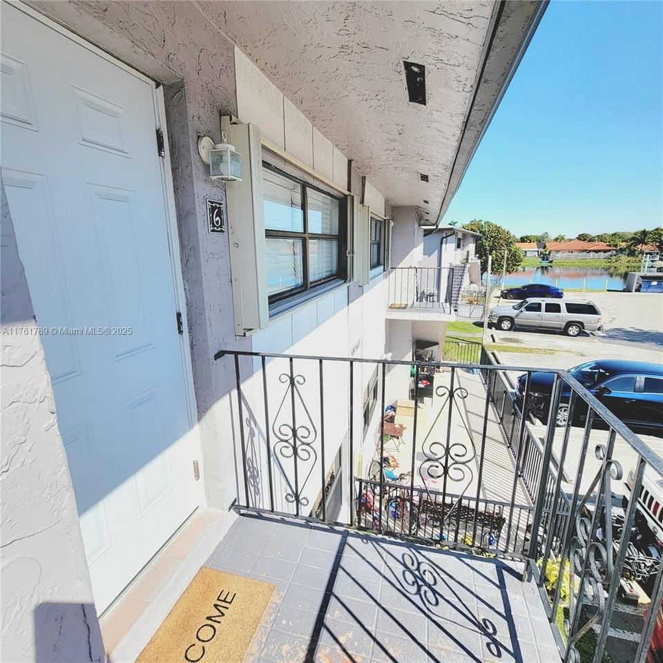 13271 Sw 17th Ln #6-25 - Photo 2 of 8