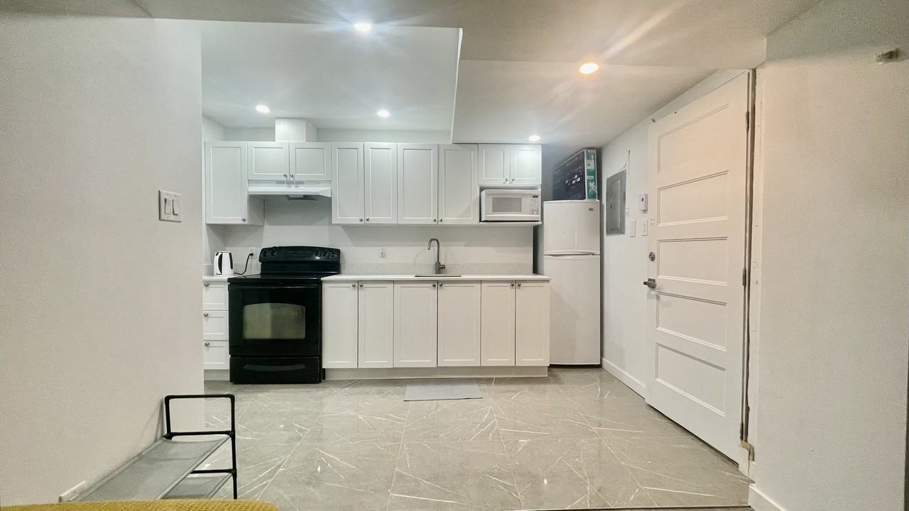 3775 Avenue Saint-Kevin - Photo 3 of 8