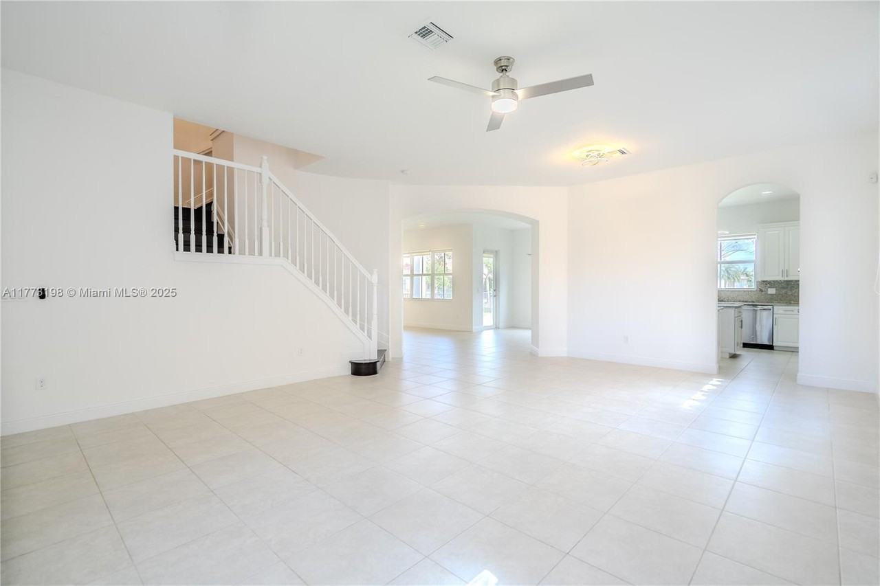 9760 S Miralago Way - Photo 5 of 50