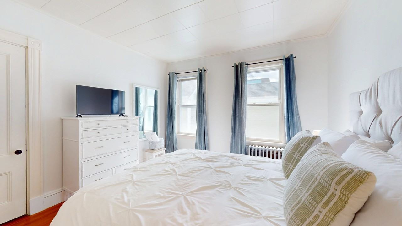 29 Montgomery St - Photo 7 of 12